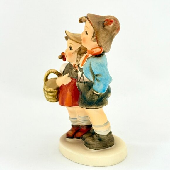 Goebel Hummel 94 3/0 "Surprise" TMK-5  West Germany - Picture 5 of 7